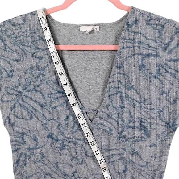 Skin Lounge Dress Blue Floral Pattern Size 2 Made in Peru - Picture 3 of 10